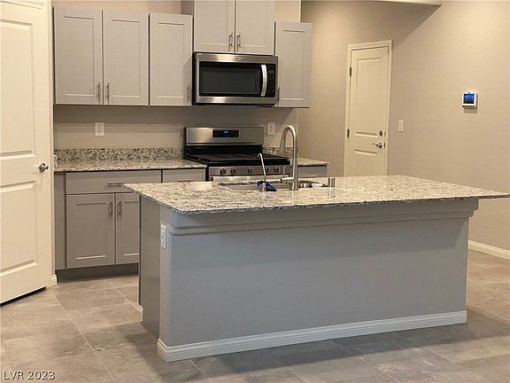 5th image of 7547 Pink Mimosa Ave