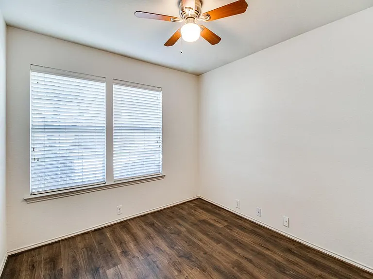 4212 Falcon Dr — Photo 10