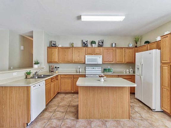 4th image of 21498 E Calle De Flores Ct