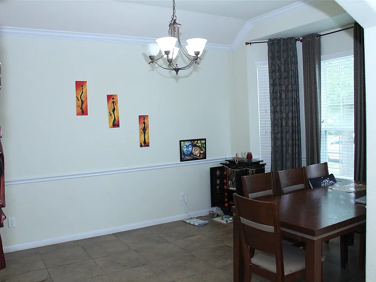 326 Trillium Dr — Photo 4