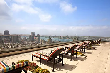 Rented by R New York