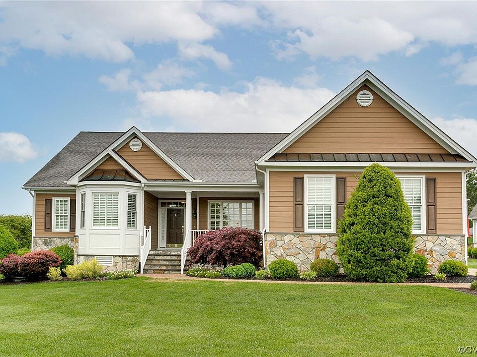 1st image of 876 Dogwood Dell Ln