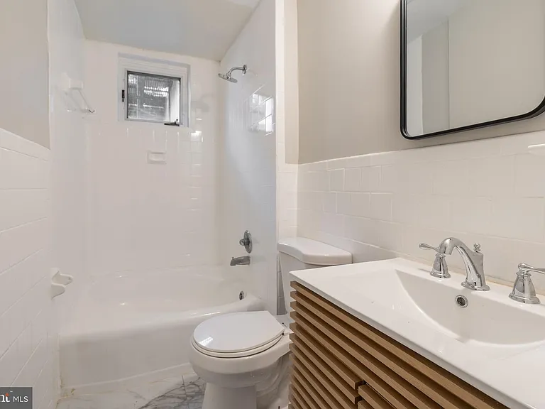 523 Constitution Ave NE #3 — Photo 17