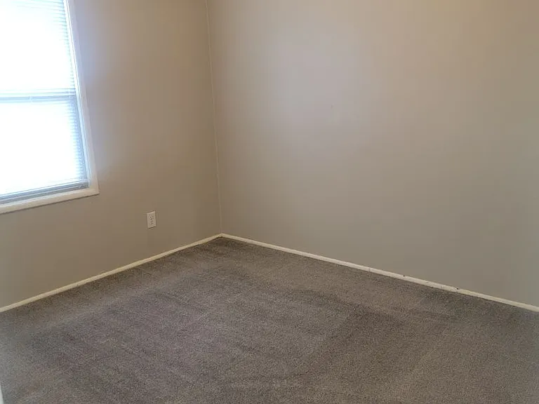11005 Yakima Ave S — Photo 5