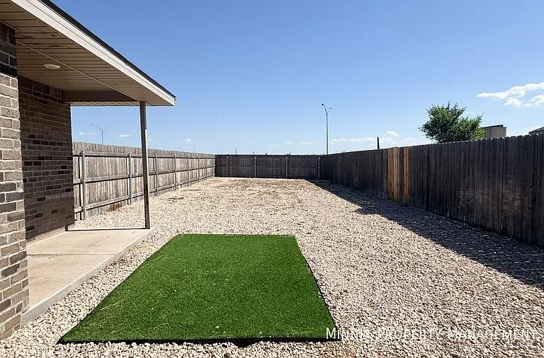 2101 N Jayton Ave #A — Photo 24