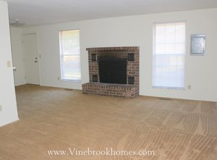 8821 Foxgate Ct, Huber Heights, OH 45424