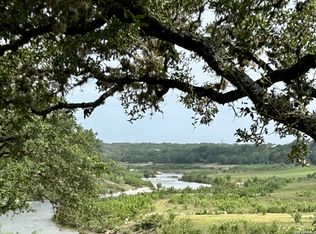 178 Lakeshore Dr N, Bandera, TX 78003