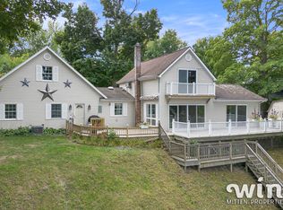 7927 Lakewood Dr, Coloma, MI 49038