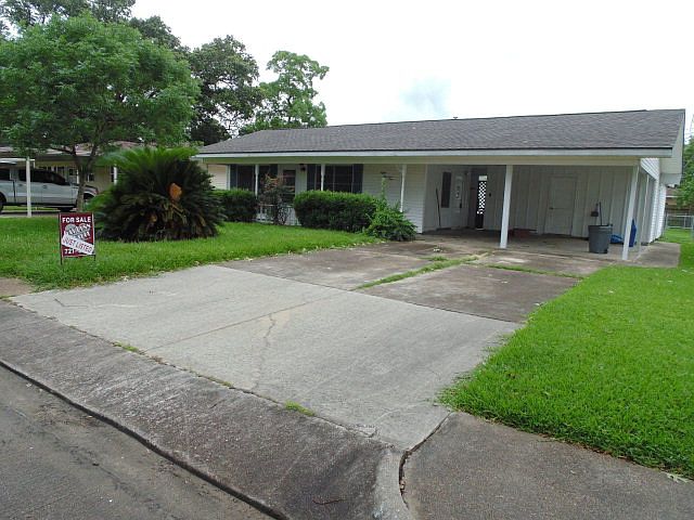 1st image of 804 S 6th St