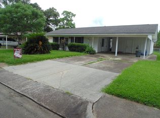 804 S 6th St, Nederland, TX 77627