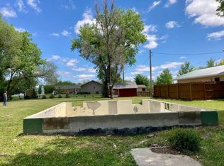 811 E 6th St, Redfield, SD 57469
