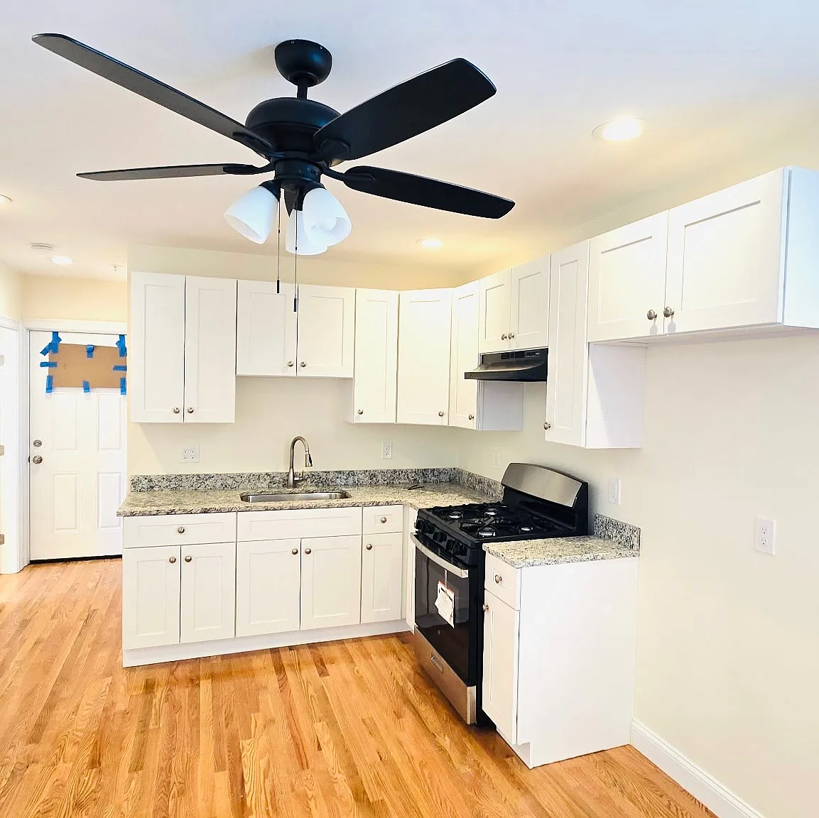 4 bed, 1400 sqft, $4,200 — Photo 4