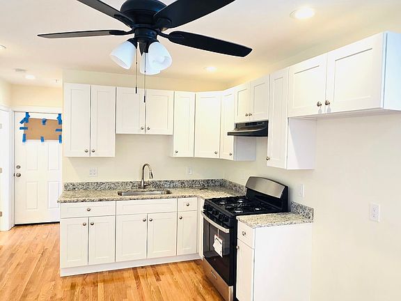 4th image of 49 Woodcliff St #2