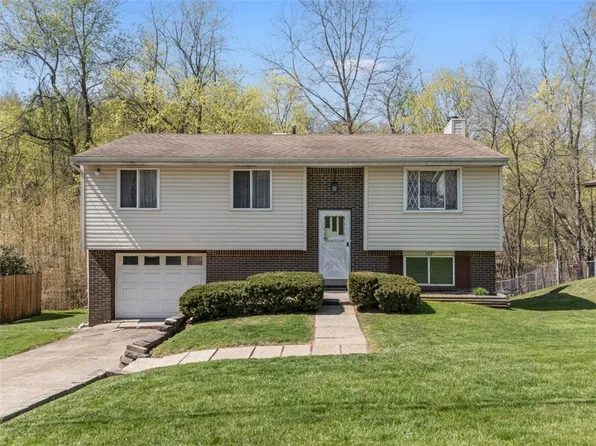 107 Circle Dr, White Oak, PA 15131