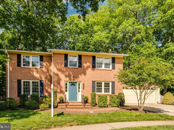 10403 Headly Ct, Fairfax, VA 22032