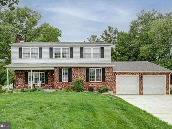 8 Risa Ct, Newark, DE 19702