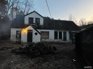 2270 Lake Tekawitha Rd, Pacific, MO 63069