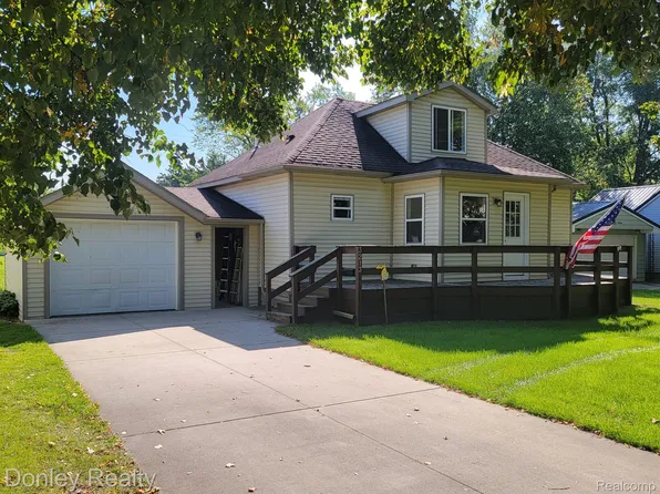 3213 Rogers St, Marlette, MI 48453