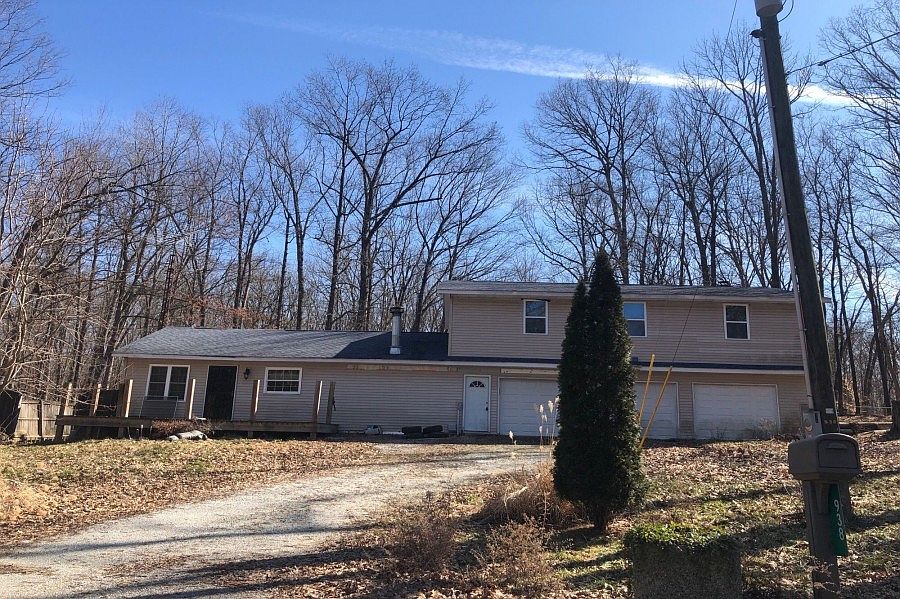 1st image of 938 Larkspur Ln