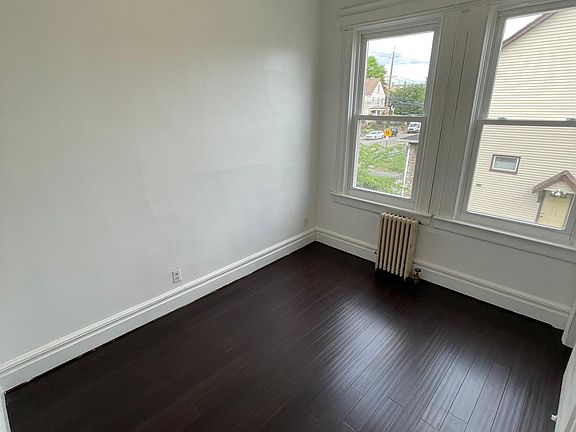 5th image of 293 Delawanna Ave Floor 2
