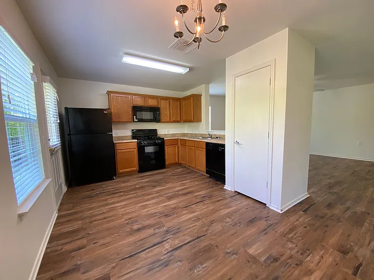 7908 Nater Ln — Photo 5