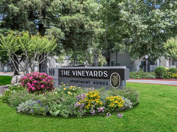 835 W Harney Ln, Lodi, CA