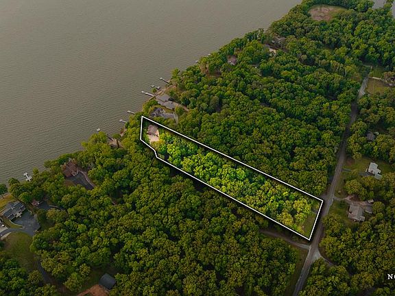 3rd image of 300 Swan Bay Dr