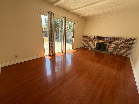 5th image of 4178 Mohawk River St