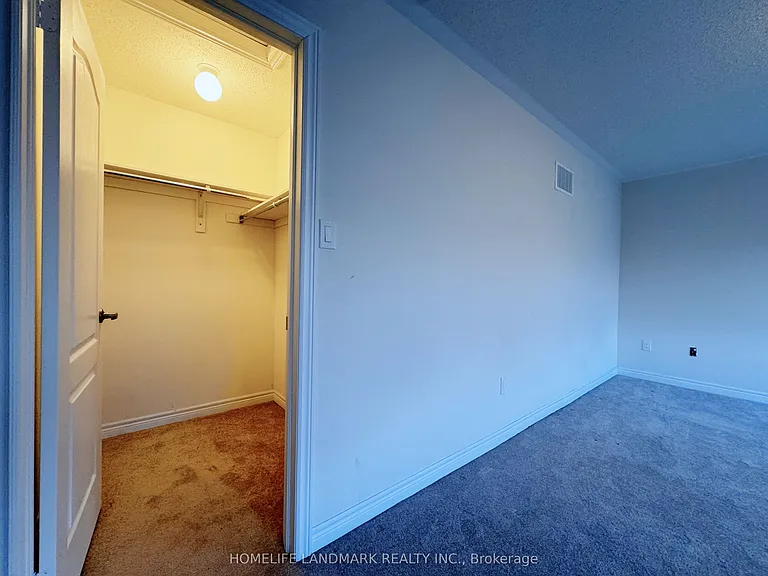 35 Hyacinth St — Photo 24