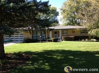 222 Mandel Ln, Prospect Heights, IL 60070