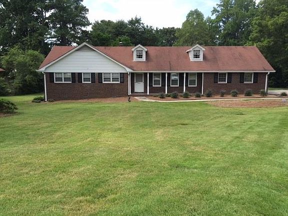 4th image of 2753 Skyland Dr
