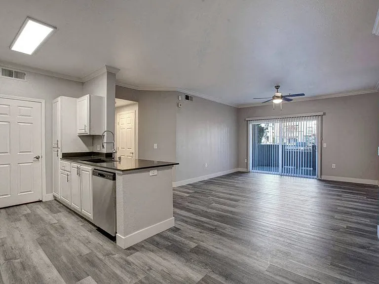 Broadleaf Apartments — Photo 76