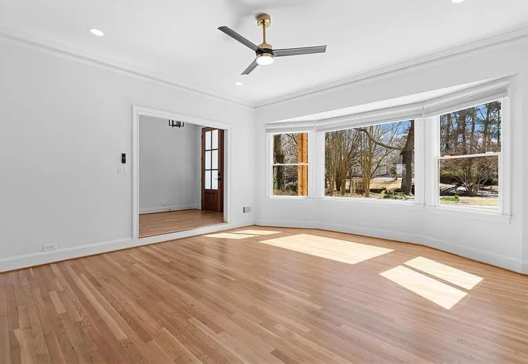 350 Kelson Dr — Photo 5