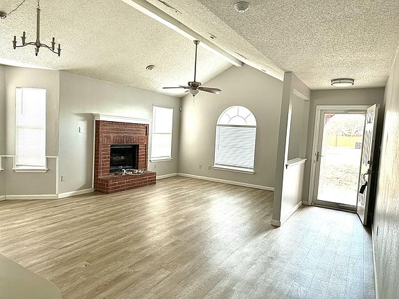 2nd image of 3907 Owen St