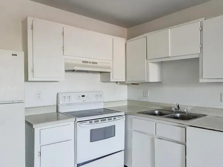 1709 W Mountain View Rd #201 — Photo 3