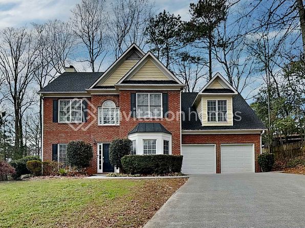 404 Willowbrook Ct SE