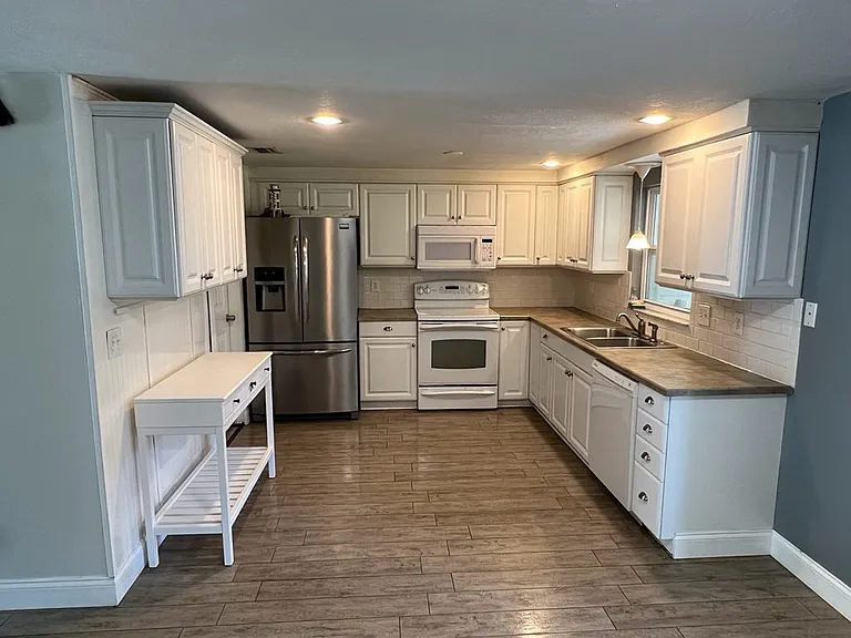 2909 Cedaridge Dr — Photo 4