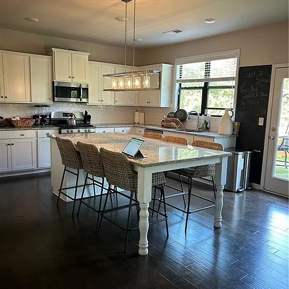 3137 Cove View Ct — Photo 2
