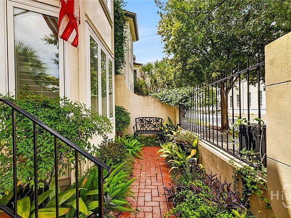 3rd image of 525 E Broughton Street