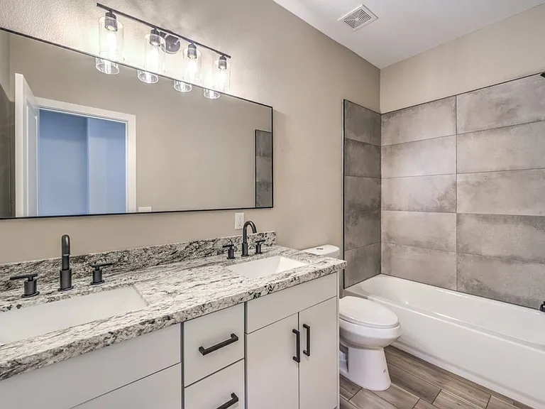 729 Milan Ave — Photo 32