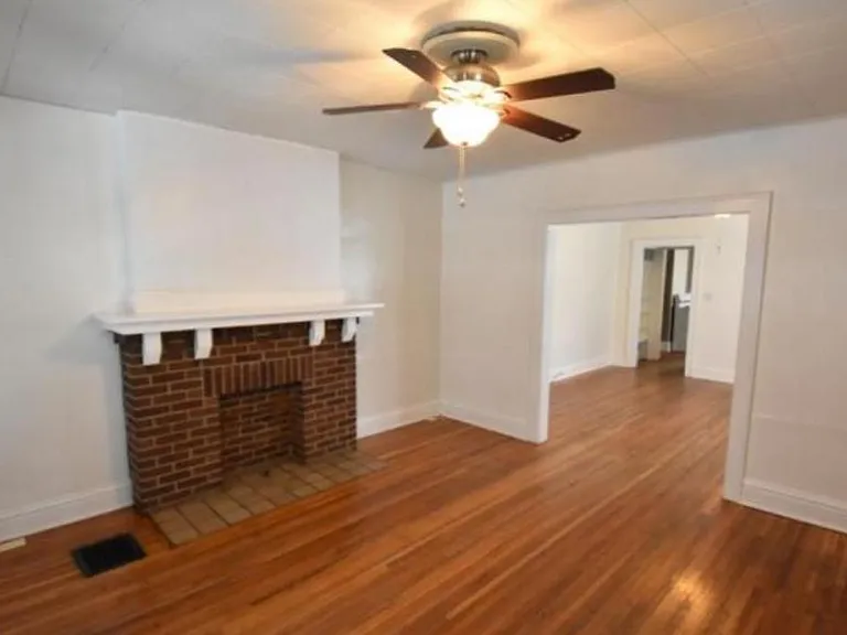 2667 Indianola Ave — Photo 2