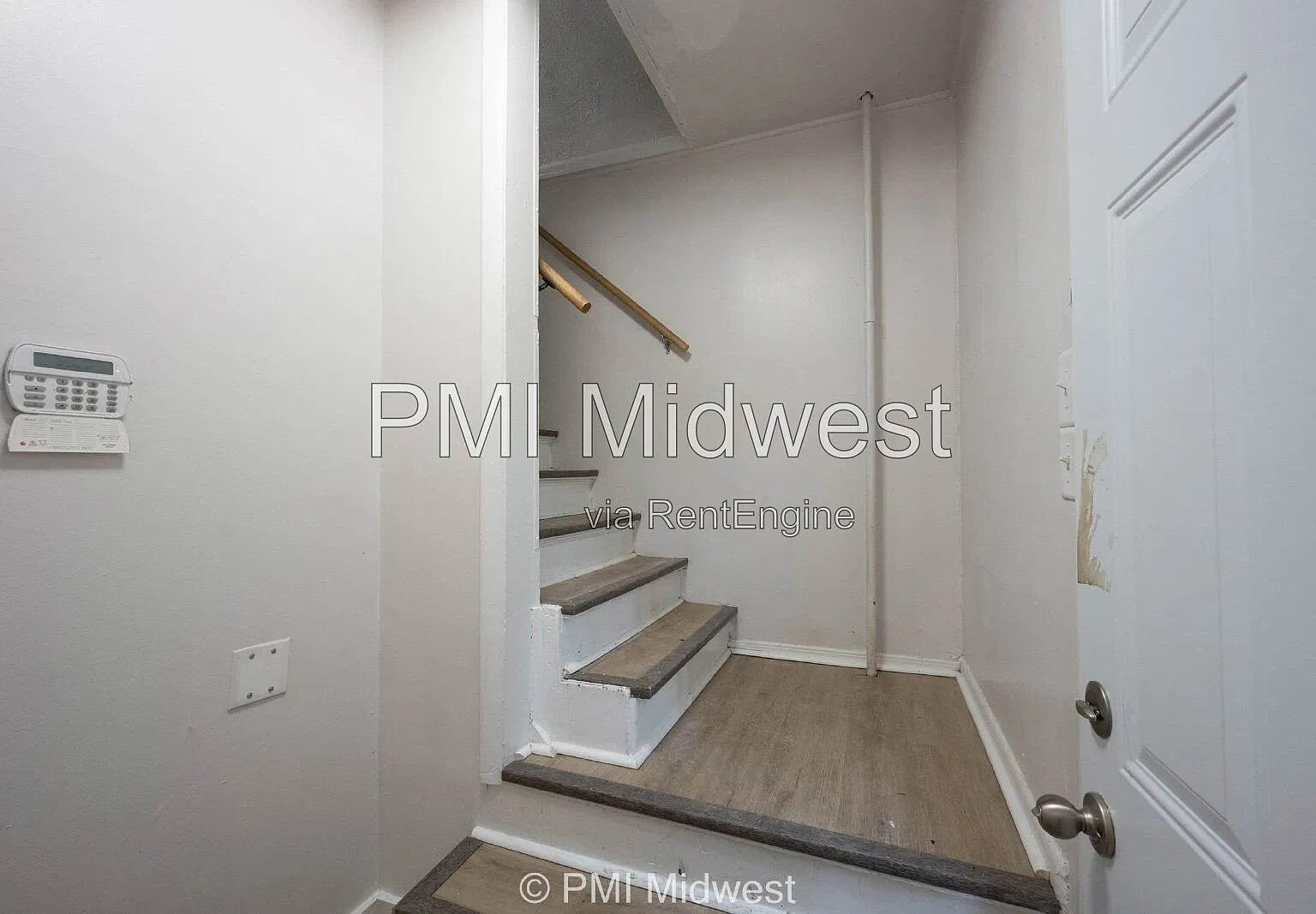 1 bed, 1.0 bath, 650 sqft, $699 — Photo 2