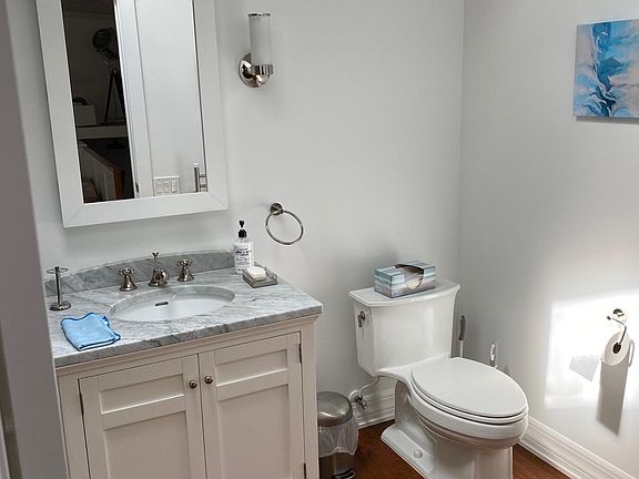 4th image of 342 14th Ave NE