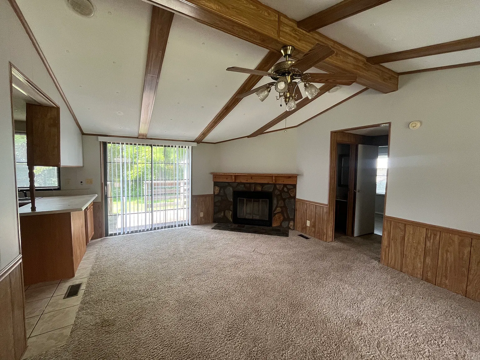 3 bed, 1152 sqft, $1,100 — Photo 2