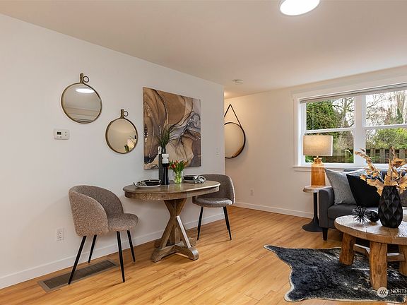 5th image of 5548 27th Avenue NE #B