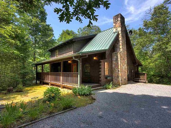 2nd image of 4119 Mountain Rest Way