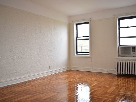 4th image of 740 E 32nd St APT C3