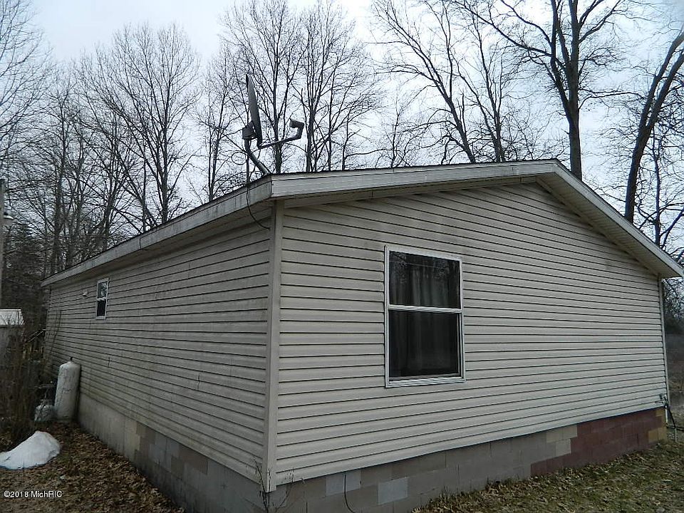2nd image of 47343 Hilltop Rd