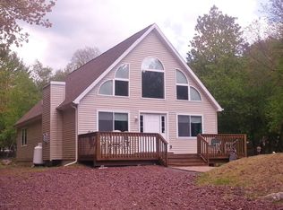 355 Brier Crest Rd, Blakeslee, PA 18610