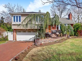 1465 Andrews Ln, East Meadow, NY 11554